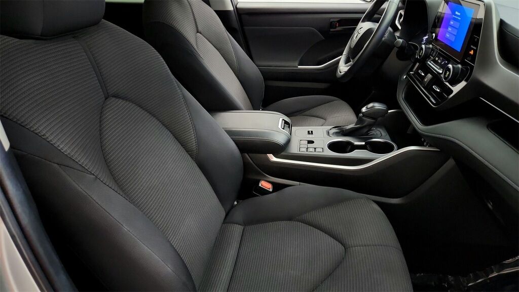 2024 Toyota Highlander LE Laurel MD