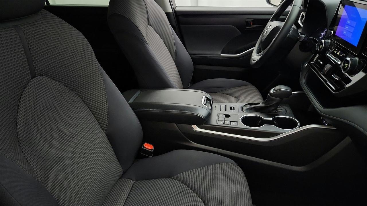 2024 Toyota Highlander LE Fredericksburg VA