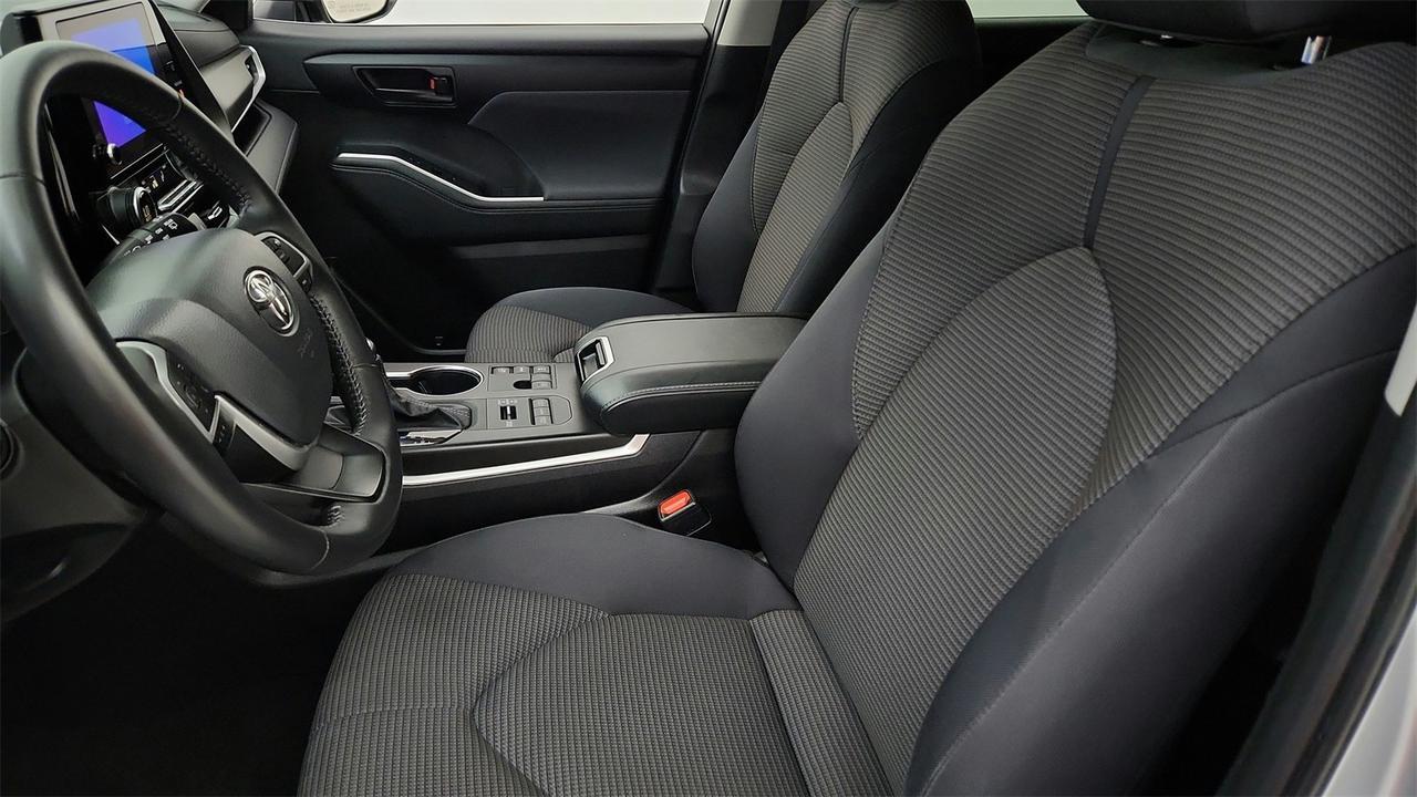 2024 Toyota Highlander LE Fredericksburg VA