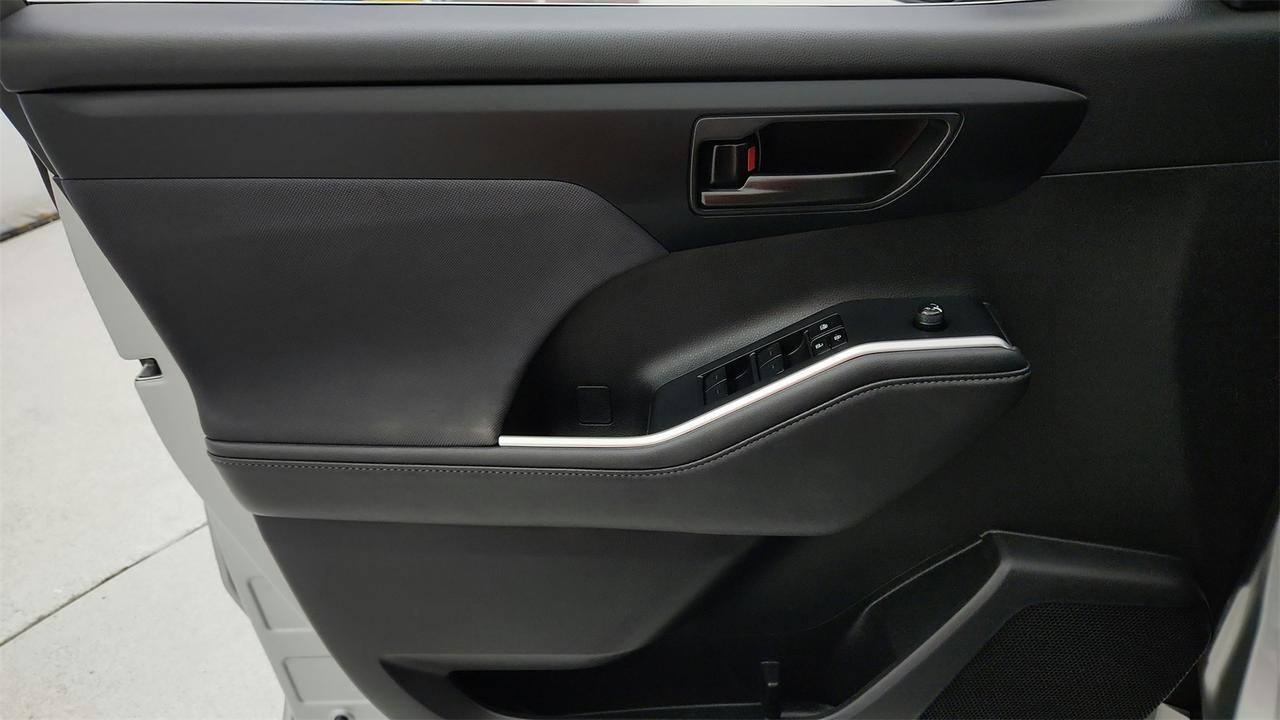 2024 Toyota Highlander LE Fredericksburg VA