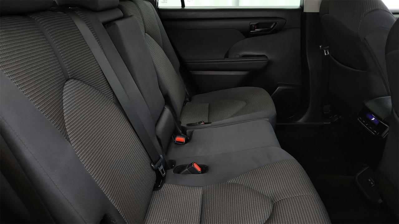 2024 Toyota Highlander LE Fredericksburg VA