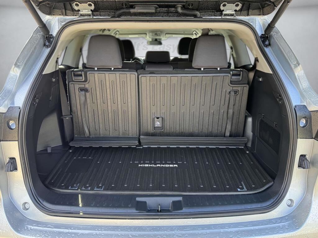 2024 Toyota Highlander LE Fredericksburg VA