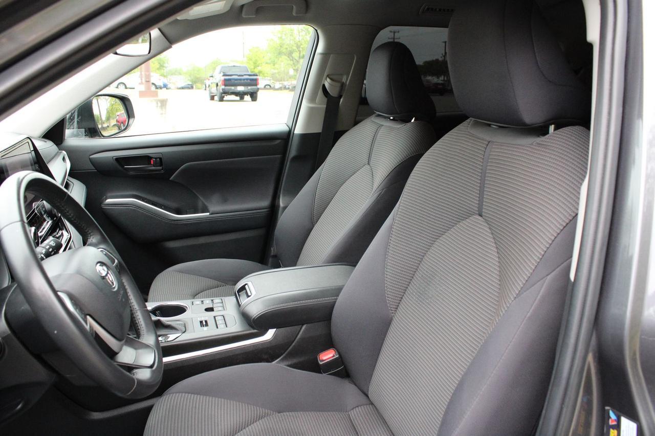 2024 Toyota Highlander LE Stafford VA