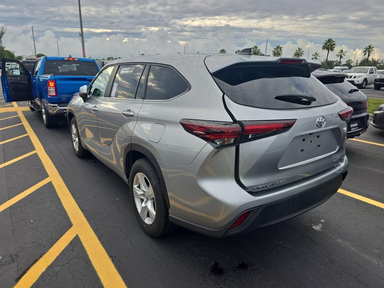 2024 Toyota Highlander LE Stafford VA