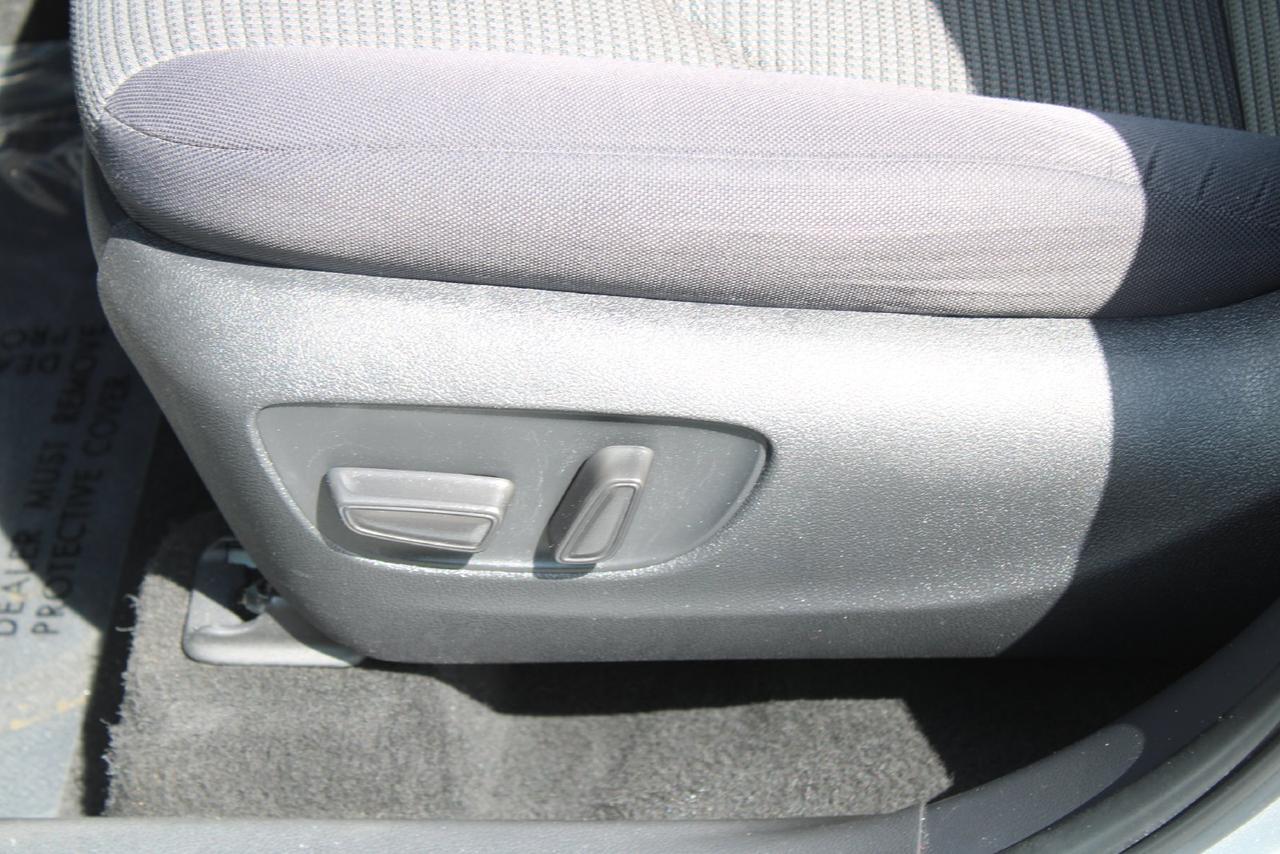 2024 Toyota Highlander LE Stafford VA