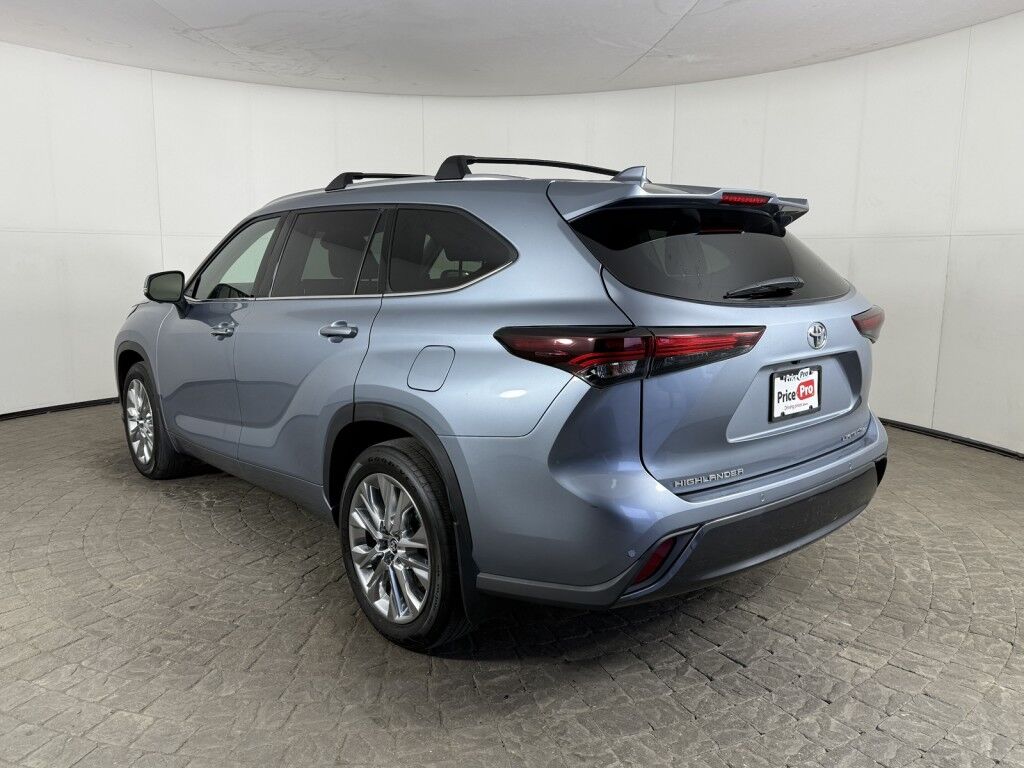 2024 Toyota Highlander Limited AWD Maumee OH