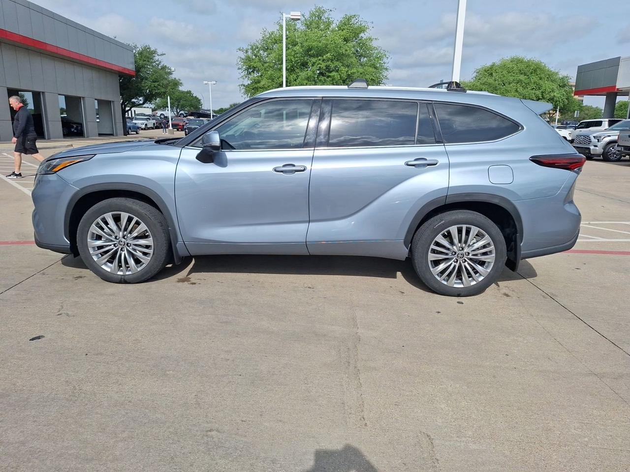 2024 Toyota Highlander Platinum Hurst TX