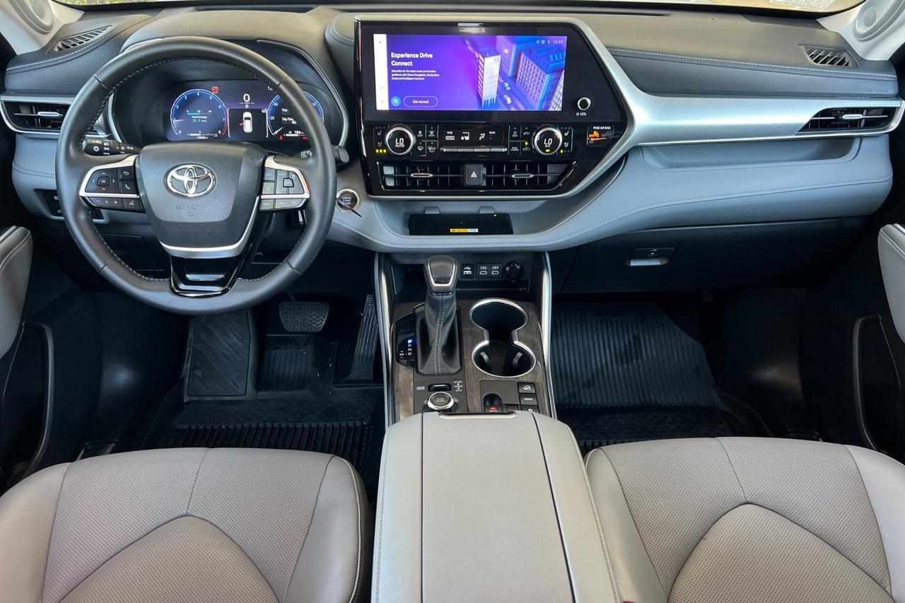 2024 Toyota Highlander Platinum
