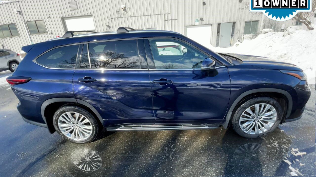 2024 Toyota Highlander Platinum White River Junction VT