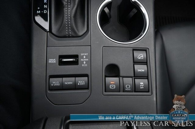 2024 Toyota Highlander XLE / AWD / Auto Start / Power & Heated Leather Seats / Sunroof / Adaptive Cruise / Lane Departure & Blind Spot / Rear Captain Chairs / 3rd Row / Seats 7 / Apple CarPlay & Android Auto / Back Up Camera / 1-Owner Anchorage AK