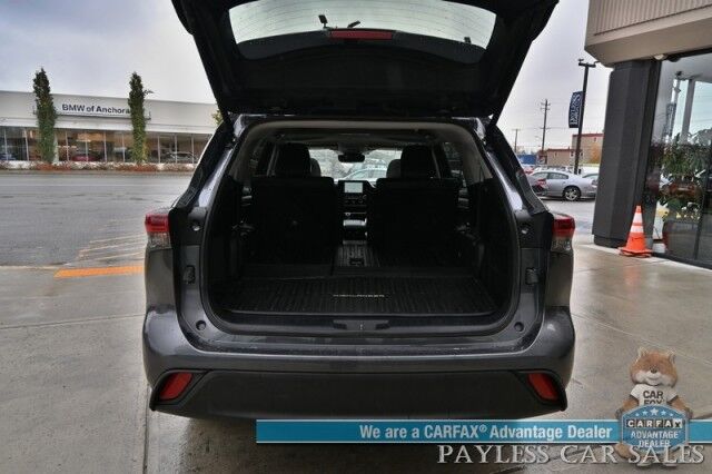 2024 Toyota Highlander XLE / AWD / Auto Start / Power & Heated Leather Seats / Sunroof / Adaptive Cruise / Lane Departure & Blind Spot / Rear Captain Chairs / 3rd Row / Seats 7 / Apple CarPlay & Android Auto / Back Up Camera / 1-Owner Anchorage AK