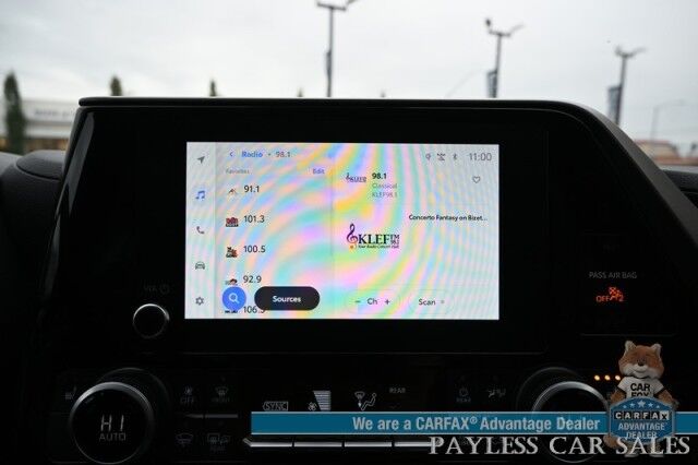 2024 Toyota Highlander XLE / AWD / Auto Start / Power & Heated Leather Seats / Sunroof / Adaptive Cruise / Lane Departure & Blind Spot / Rear Captain Chairs / 3rd Row / Seats 7 / Apple CarPlay & Android Auto / Back Up Camera / 1-Owner Anchorage AK