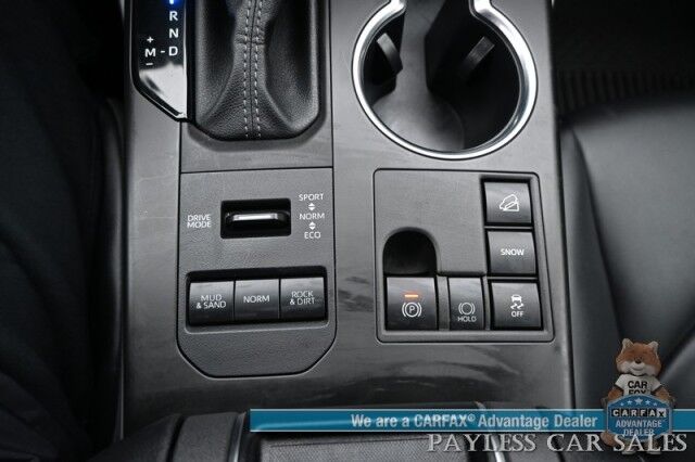 2024 Toyota Highlander XLE / AWD / Auto Start / Power & Heated Leather Seats / Sunroof / Adaptive Cruise / Lane Departure & Blind Spot / Rear Captain Chairs / 3rd Row / Seats 7 / Apple CarPlay & Android Auto / Back Up Camera / 1-Owner Anchorage AK