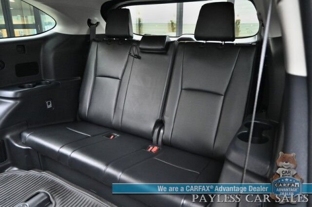 2024 Toyota Highlander XLE / AWD / Auto Start / Power & Heated Leather Seats / Sunroof / Adaptive Cruise / Lane Departure & Blind Spot / Rear Captain Chairs / 3rd Row / Seats 7 / Apple CarPlay & Android Auto / Back Up Camera / 1-Owner Anchorage AK
