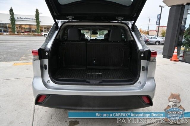 2024 Toyota Highlander XLE / AWD / Auto Start / Power & Heated Leather Seats / Sunroof / Adaptive Cruise / Lane Departure & Blind Spot / Rear Captain Chairs / 3rd Row / Seats 7 / Apple CarPlay & Android Auto / Back Up Camera / 1-Owner Anchorage AK