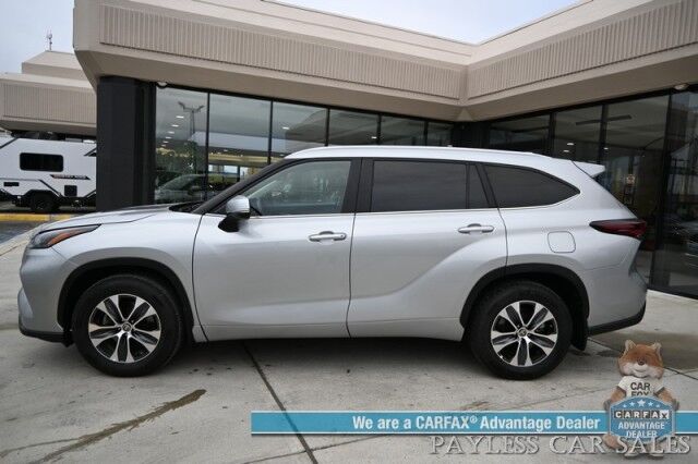 2024 Toyota Highlander XLE / AWD / Auto Start / Power & Heated Leather Seats / Sunroof / Adaptive Cruise / Lane Departure & Blind Spot / Rear Captain Chairs / 3rd Row / Seats 7 / Apple CarPlay & Android Auto / Back Up Camera / 1-Owner Anchorage AK