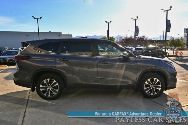 2024 Toyota Highlander XLE / AWD / Power & Heated Leather Seats / Sunroof / Adaptive Cruise / Lane Depart & Blind Spot / Rear Captain Chairs / 3rd Row / Apple CarPlay & Android Auto / Back Up Cam / Keyless Entry & Start / 1-Owner Anchorage AK