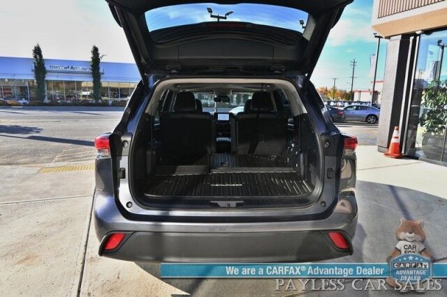 2024 Toyota Highlander XLE / AWD / Power & Heated Leather Seats / Sunroof / Adaptive Cruise / Lane Depart & Blind Spot / Rear Captain Chairs / 3rd Row / Apple CarPlay & Android Auto / Back Up Cam / Keyless Entry & Start / 1-Owner Anchorage AK