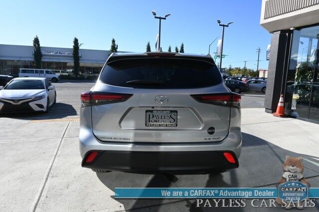 2024 Toyota Highlander XLE / AWD / Power & Heated Leather Seats / Sunroof / Adaptive Cruise / Lane Departure & Blind Spot / Rear Captain Chairs / 3rd Row / Apple CarPlay & Android Auto / Back Up Camera / Keyless Entry & Start / 1-Owner Wasilla AK
