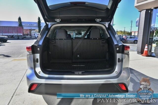 2024 Toyota Highlander XLE / AWD / Power & Heated Leather Seats / Sunroof / Adaptive Cruise / Lane Departure & Blind Spot / Rear Captain Chairs / 3rd Row / Apple CarPlay & Android Auto / Back Up Camera / Keyless Entry & Start / 1-Owner Wasilla AK