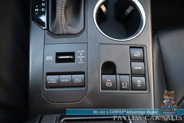 2024 Toyota Highlander XLE / AWD / Power & Heated Leather Seats / Sunroof / Adaptive Cruise / Lane Departure & Blind Spot / Rear Captain Chairs / 3rd Row / Apple CarPlay & Android Auto / Back Up Camera / Keyless Entry & Start / 1-Owner Anchorage AK