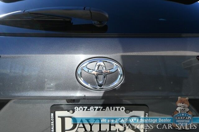 2024 Toyota Highlander XLE / AWD / Power & Heated Leather Seats / Sunroof / Adaptive Cruise / Lane Departure & Blind Spot / Rear Captain Chairs / 3rd Row / Apple CarPlay & Android Auto / Back Up Camera / Keyless Entry & Start / 1-Owner Anchorage AK