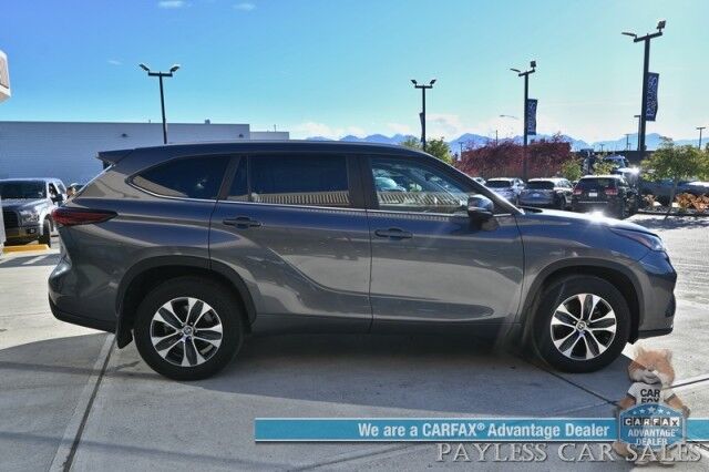 2024 Toyota Highlander XLE / AWD / Power & Heated Leather Seats / Sunroof / Adaptive Cruise / Lane Departure & Blind Spot / Rear Captain Chairs / 3rd Row / Apple CarPlay & Android Auto / Back Up Camera / Keyless Entry & Start / 1-Owner Wasilla AK