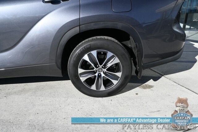 2024 Toyota Highlander XLE / AWD / Power & Heated Leather Seats / Sunroof / Adaptive Cruise / Lane Departure & Blind Spot / Rear Captain Chairs / 3rd Row / Apple CarPlay & Android Auto / Back Up Camera / Keyless Entry & Start / 1-Owner Anchorage AK
