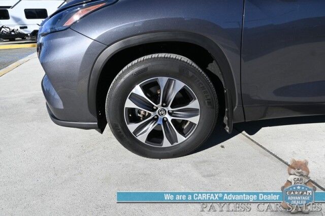 2024 Toyota Highlander XLE / AWD / Power & Heated Leather Seats / Sunroof / Adaptive Cruise / Lane Departure & Blind Spot / Rear Captain Chairs / 3rd Row / Apple CarPlay & Android Auto / Back Up Camera / Keyless Entry & Start / 1-Owner Anchorage AK