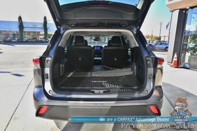 2024 Toyota Highlander XLE / AWD / Power & Heated Leather Seats / Sunroof / Adaptive Cruise / Lane Departure & Blind Spot / Rear Captain Chairs / 3rd Row / Apple CarPlay & Android Auto / Back Up Camera / Keyless Entry & Start / 1-Owner Anchorage AK