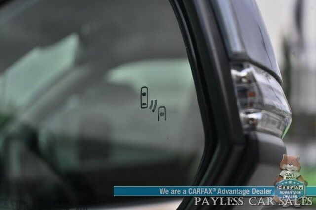 2024 Toyota Highlander XLE / AWD / Power & Heated Leather Seats / Sunroof / Adaptive Cruise / Lane Departure & Blind Spot / Rear Captain Chairs / 3rd Row / Apple CarPlay & Android Auto / Back Up Camera / Keyless Entry & Start / 1-Owner Wasilla AK