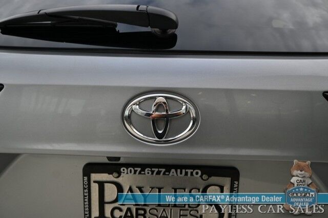 2024 Toyota Highlander XLE / AWD / Power & Heated Leather Seats / Sunroof / Adaptive Cruise / Lane Departure & Blind Spot / Rear Captain Chairs / 3rd Row / Apple CarPlay & Android Auto / Back Up Camera / Keyless Entry & Start / 1-Owner Anchorage AK