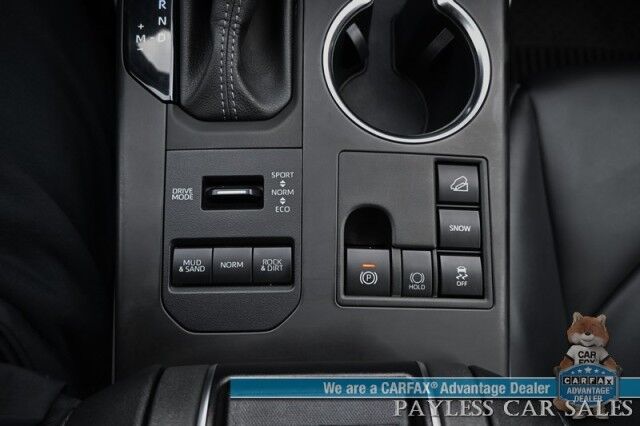 2024 Toyota Highlander XLE / AWD / Power & Heated Leather Seats / Sunroof / Adaptive Cruise / Lane Departure & Blind Spot / Rear Captain Chairs / 3rd Row / Apple CarPlay & Android Auto / Back Up Camera / Keyless Entry & Start / 1-Owner Anchorage AK