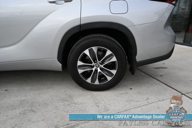2024 Toyota Highlander XLE / AWD / Power & Heated Leather Seats / Sunroof / Adaptive Cruise / Lane Departure & Blind Spot / Rear Captain Chairs / 3rd Row / Apple CarPlay & Android Auto / Back Up Camera / Keyless Entry & Start / 1-Owner Anchorage AK