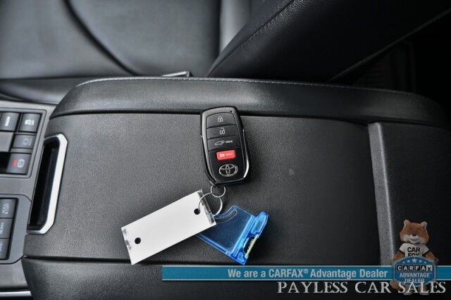 2024 Toyota Highlander XLE / AWD / Power & Heated Leather Seats / Sunroof / Adaptive Cruise / Lane Departure & Blind Spot / Rear Captain Chairs / 3rd Row / Apple CarPlay & Android Auto / Back Up Camera / Keyless Entry & Start / 1-Owner Anchorage AK