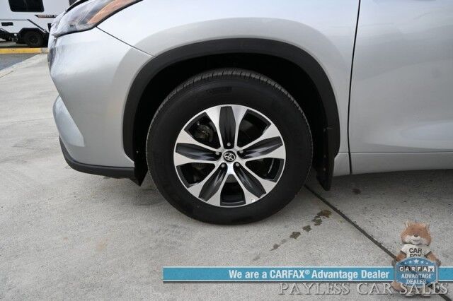 2024 Toyota Highlander XLE / AWD / Power & Heated Leather Seats / Sunroof / Adaptive Cruise / Lane Departure & Blind Spot / Rear Captain Chairs / 3rd Row / Apple CarPlay & Android Auto / Back Up Camera / Keyless Entry & Start / 1-Owner Anchorage AK