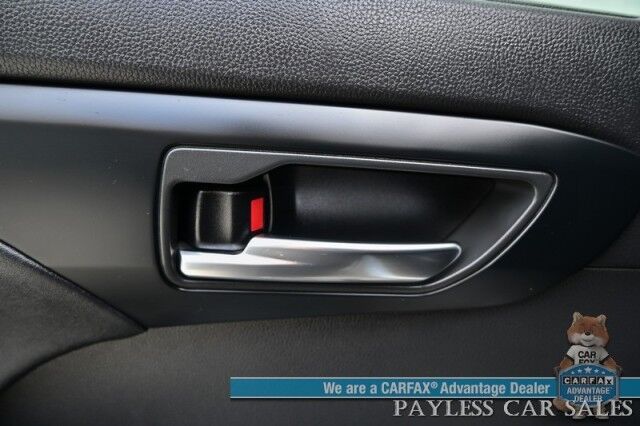 2024 Toyota Highlander XLE / AWD / Power & Heated Leather Seats / Sunroof / Adaptive Cruise / Lane Departure & Blind Spot / Rear Captain Chairs / 3rd Row / Apple CarPlay & Android Auto / Back Up Camera / Keyless Entry & Start / 1-Owner Wasilla AK