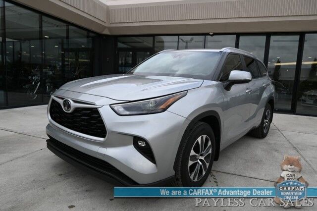 2024 Toyota Highlander XLE / AWD / Power & Heated Leather Seats / Sunroof / Adaptive Cruise / Lane Departure & Blind Spot / Rear Captain Chairs / 3rd Row / Apple CarPlay & Android Auto / Back Up Camera / Keyless Entry & Start / 1-Owner