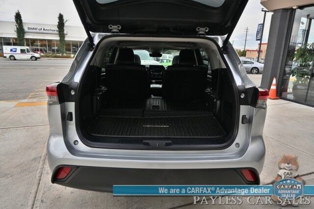 2024 Toyota Highlander XLE / AWD / Power & Heated Leather Seats / Sunroof / Adaptive Cruise / Lane Departure & Blind Spot / Rear Captain Chairs / 3rd Row / Apple CarPlay & Android Auto / Back Up Camera / Keyless Entry & Start / 1-Owner Anchorage AK