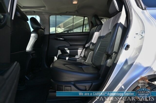 2024 Toyota Highlander XLE / AWD / Power & Heated Leather Seats / Sunroof / Adaptive Cruise / Lane Departure & Blind Spot / Rear Captain Chairs / 3rd Row / Apple CarPlay & Android Auto / Back Up Camera / Keyless Entry & Start / 1-Owner Anchorage AK