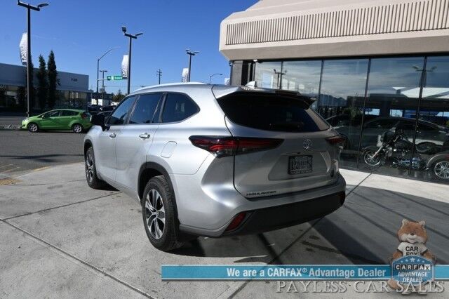 2024 Toyota Highlander XLE / AWD / Power & Heated Leather Seats / Sunroof / Adaptive Cruise / Lane Departure & Blind Spot / Rear Captain Chairs / 3rd Row / Apple CarPlay & Android Auto / Back Up Camera / Keyless Entry & Start / 1-Owner Anchorage AK