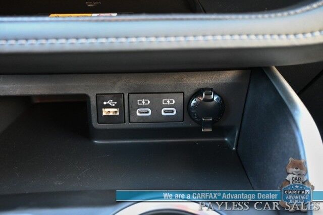2024 Toyota Highlander XLE / AWD / Power & Heated Leather Seats / Sunroof / Adaptive Cruise / Lane Departure & Blind Spot / Rear Captain Chairs / 3rd Row / Apple CarPlay & Android Auto / Back Up Camera / Keyless Entry & Start / 1-Owner Anchorage AK