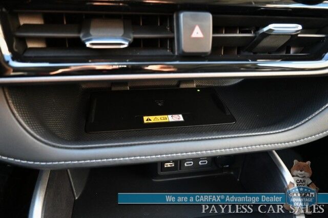2024 Toyota Highlander XLE / AWD / Power & Heated Leather Seats / Sunroof / Adaptive Cruise / Lane Departure & Blind Spot / Rear Captain Chairs / 3rd Row / Apple CarPlay & Android Auto / Back Up Camera / Keyless Entry & Start / 1-Owner Anchorage AK