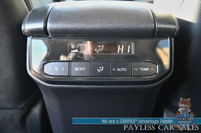 2024 Toyota Highlander XLE / AWD / Power & Heated Leather Seats / Sunroof / Adaptive Cruise / Lane Departure & Blind Spot / Rear Captain Chairs / 3rd Row / Apple CarPlay & Android Auto / Back Up Camera / Keyless Entry & Start / 1-Owner Anchorage AK