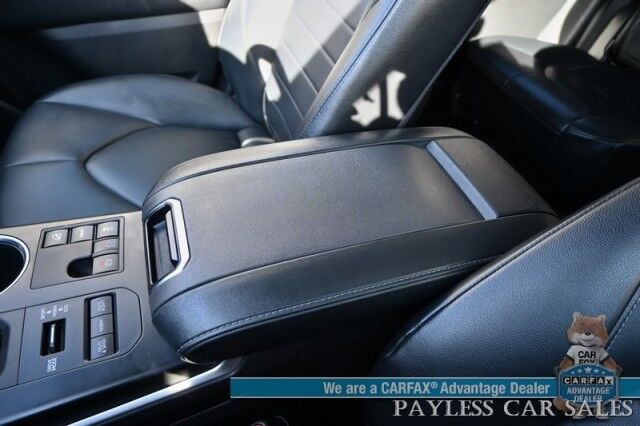2024 Toyota Highlander XLE / AWD / Power & Heated Leather Seats / Sunroof / Adaptive Cruise / Lane Departure & Blind Spot / Rear Captain Chairs / 3rd Row / Apple CarPlay & Android Auto / Back Up Camera / Keyless Entry & Start / 1-Owner Anchorage AK