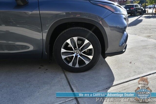 2024 Toyota Highlander XLE / AWD / Power & Heated Leather Seats / Sunroof / Adaptive Cruise / Lane Departure & Blind Spot / Rear Captain Chairs / 3rd Row / Apple CarPlay & Android Auto / Back Up Camera / Keyless Entry & Start / 1-Owner Anchorage AK