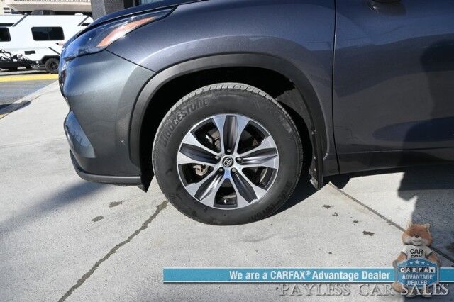 2024 Toyota Highlander XLE / AWD / Power & Heated Leather Seats / Sunroof / Adaptive Cruise / Lane Departure & Blind Spot / Rear Captain Chairs / 3rd Row / Apple CarPlay & Android Auto / Back Up Camera / Keyless Entry & Start / 1-Owner Anchorage AK