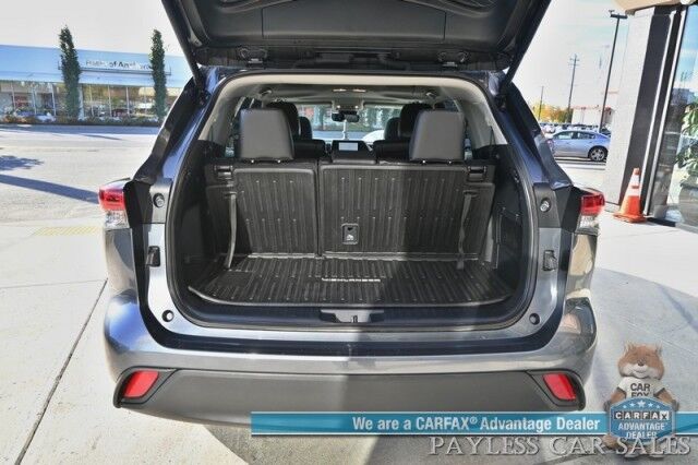 2024 Toyota Highlander XLE / AWD / Power & Heated Leather Seats / Sunroof / Adaptive Cruise / Lane Departure & Blind Spot / Rear Captain Chairs / 3rd Row / Apple CarPlay & Android Auto / Back Up Camera / Keyless Entry & Start / 1-Owner Anchorage AK