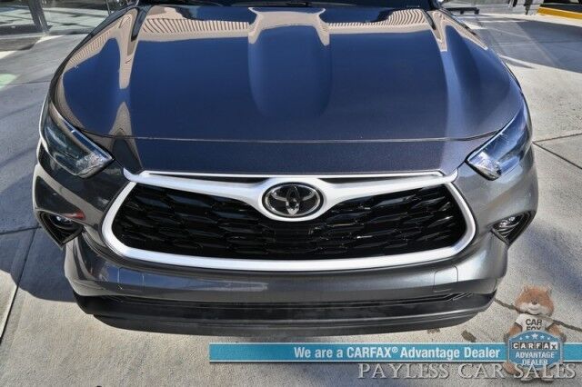 2024 Toyota Highlander XLE / AWD / Power & Heated Leather Seats / Sunroof / Adaptive Cruise / Lane Departure & Blind Spot / Rear Captain Chairs / 3rd Row / Apple CarPlay & Android Auto / Back Up Camera / Keyless Entry & Start / 1-Owner Anchorage AK