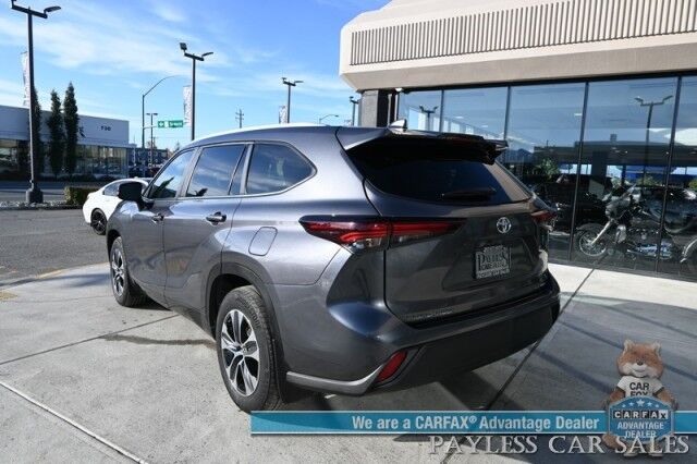 2024 Toyota Highlander XLE / AWD / Power & Heated Leather Seats / Sunroof / Adaptive Cruise / Lane Departure & Blind Spot / Rear Captain Chairs / 3rd Row / Apple CarPlay & Android Auto / Back Up Camera / Keyless Entry & Start / 1-Owner Anchorage AK
